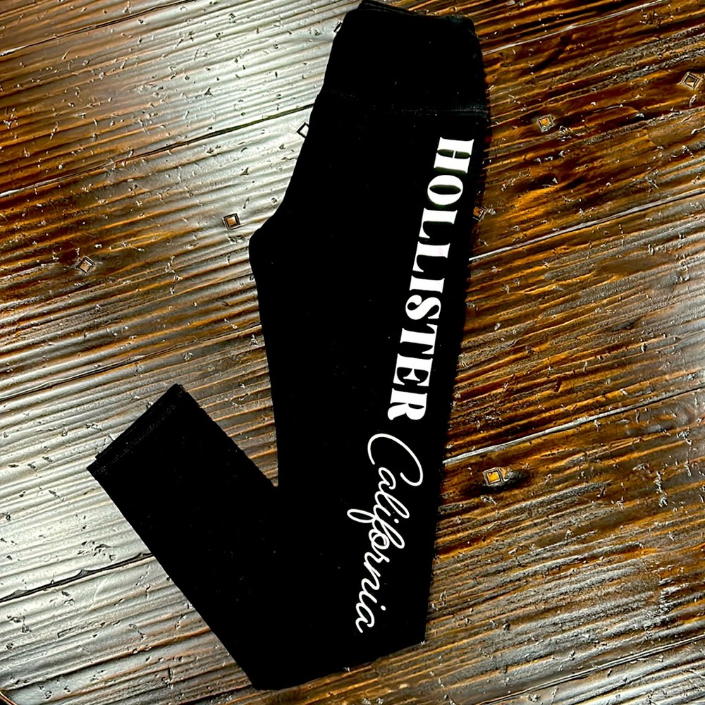 HOLLISTER Leggings.  Size XS. Excellent condition. Enjoyed maybe twice.
